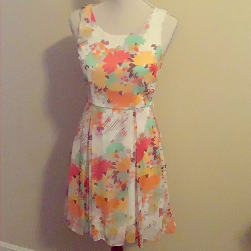 Housewife Dress, Floral & Flawless